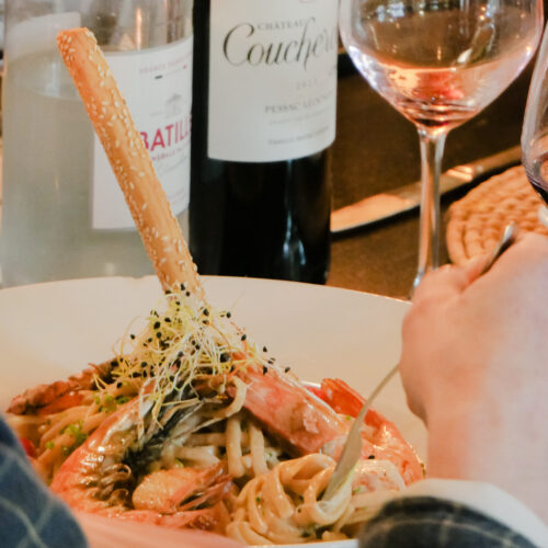 Méli-Mêlo de gambas et noix de St Jacques à la crème de Cognac, linguines du restaurant Le Cabanon à La Teste-de-Buch.