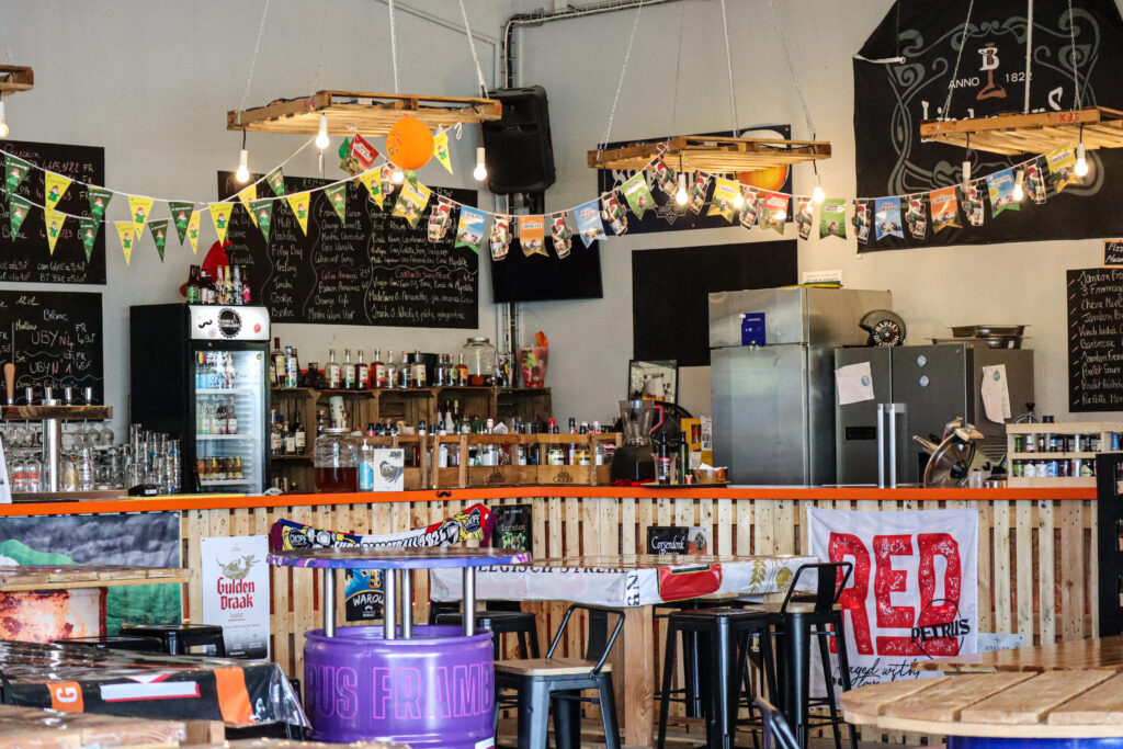 L'interieur de Chope et compagnie à Mondeville