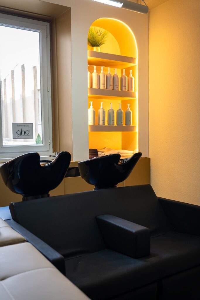 Les bacs à shampoing du salon de coiffure Claire Montier à Saint-Malo