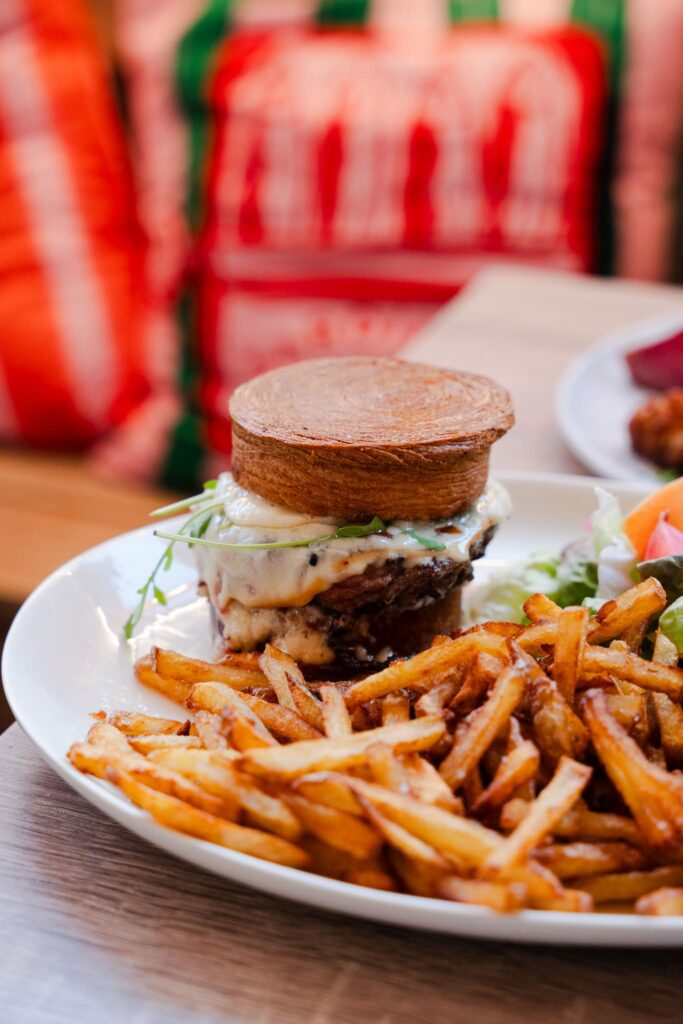 Un burger au Clot Margot, à Saint-Nazaire