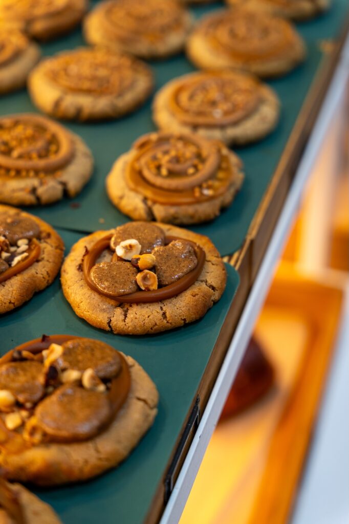 Cookie gourmand en préparation dans les cuisines de Récit de Voyage à Saint-Malo
