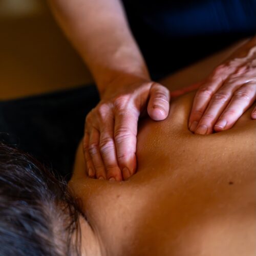 Le massage du dos chez Corps&Sens à Saint-Malo