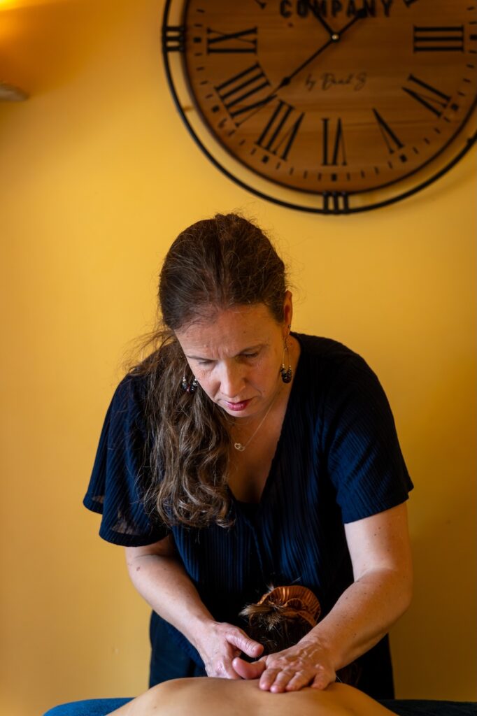 Le massage de la nuque chez Corps&Sens à Saint-Malo