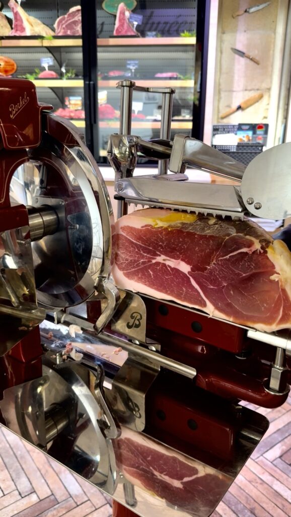 Découpe de jambon chez Côte et Gourmet
