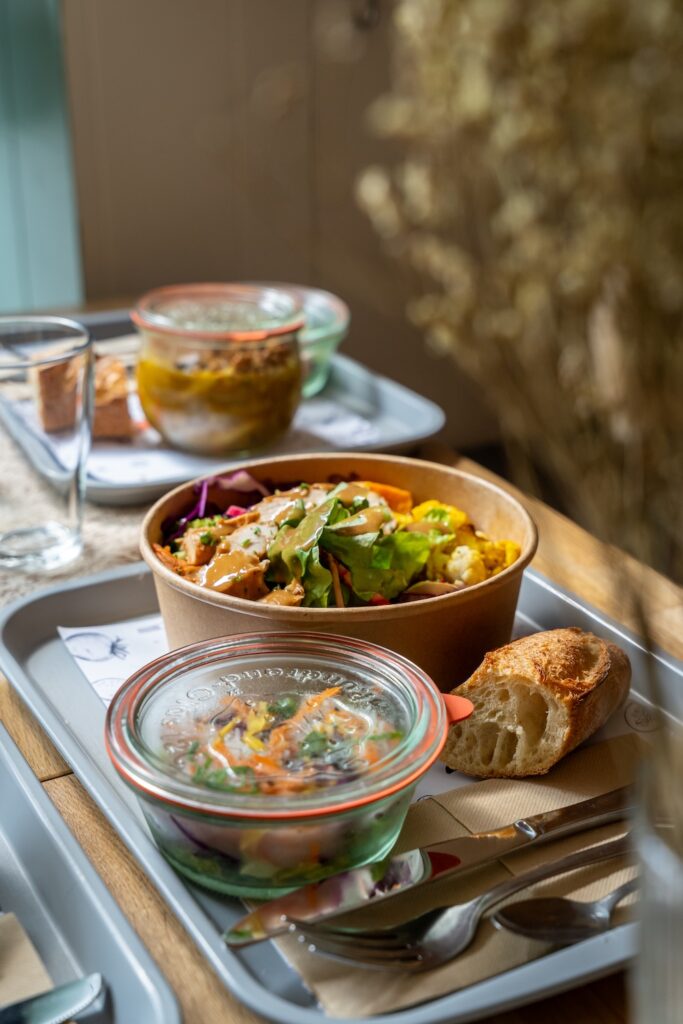 Un menu complet servi chez D'ici Delà à Dinan