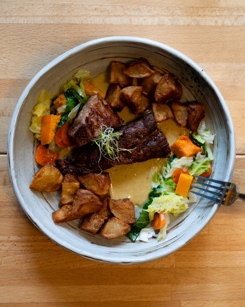 Le plat du restaurant De Porc en Port à Locquénolé