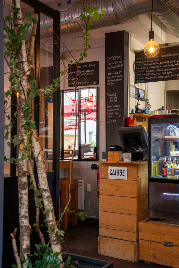 L'intérieur du restaurant Les Frères Tuck à Limoges