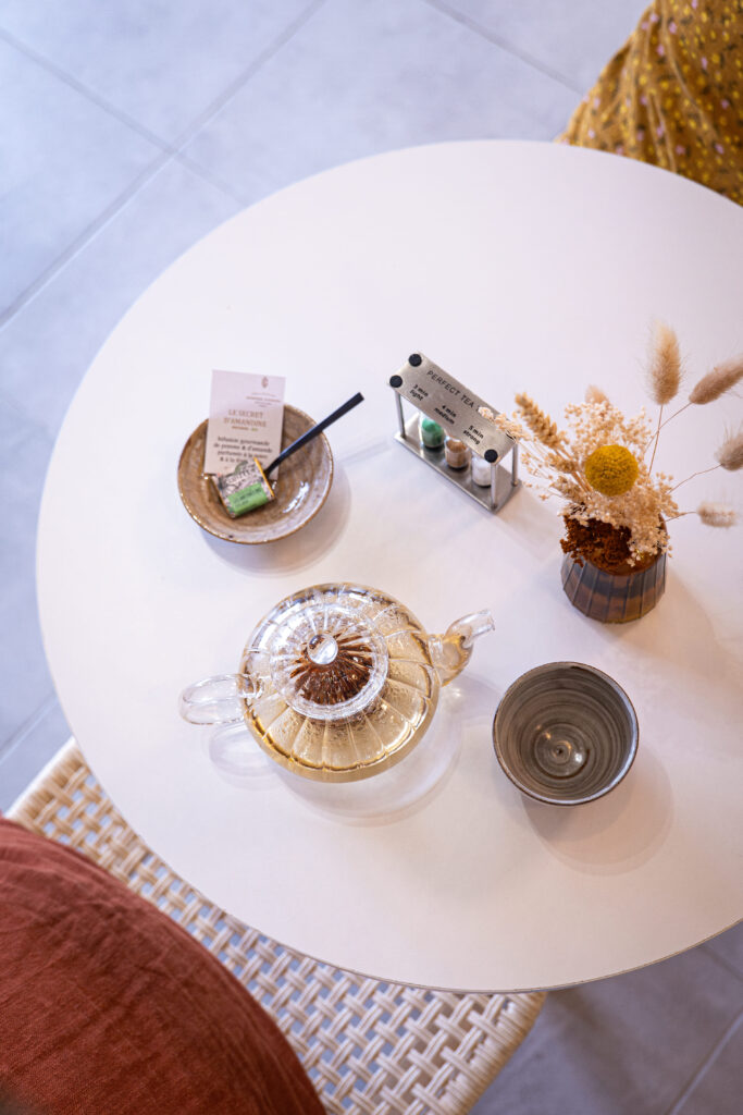 Le salon de thé à Dénicheur de Gourmandises à Saint Barthélémy d'Anjou