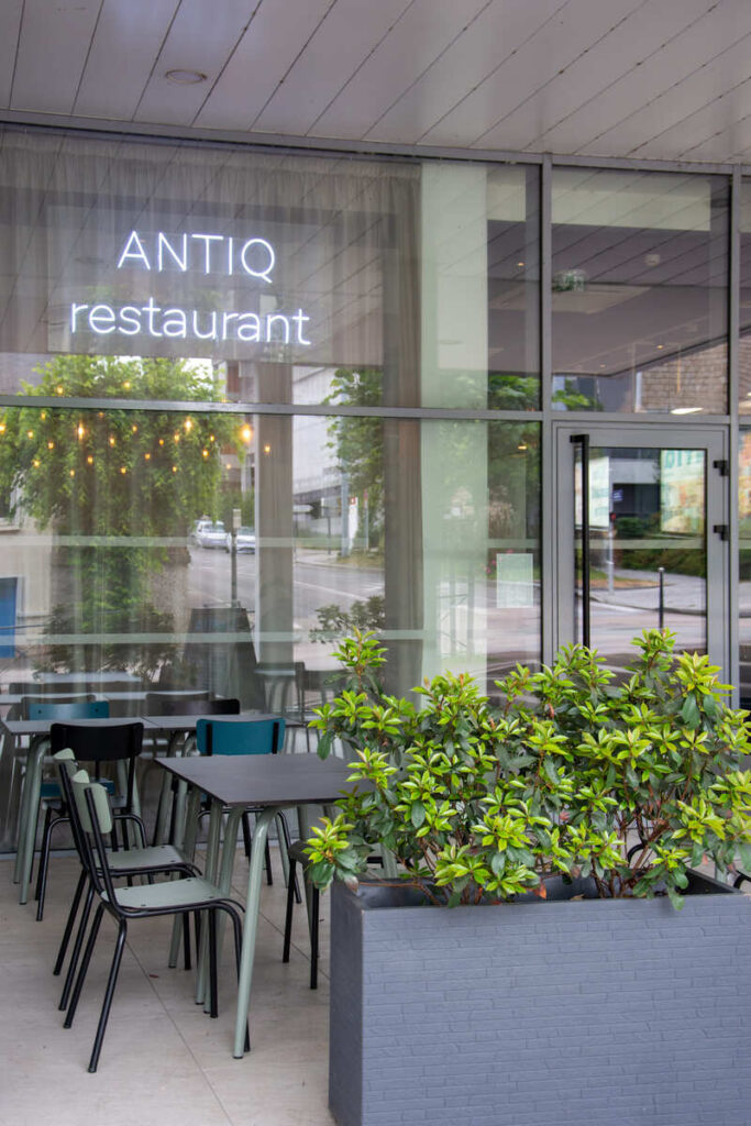 La devanture du restaurant Antiq à Limoges