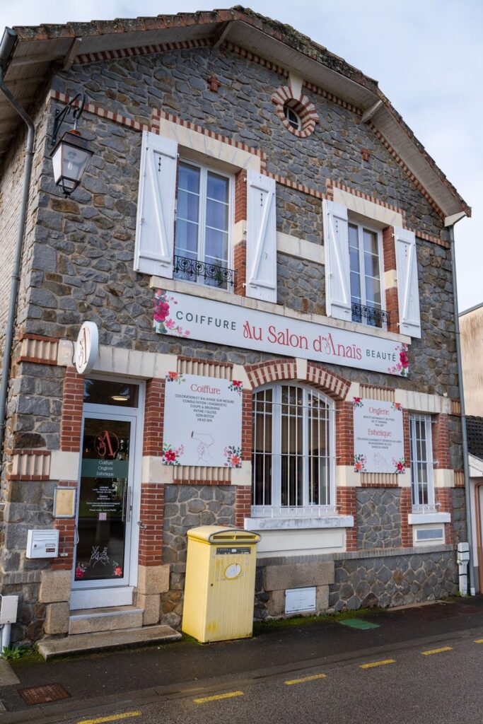 La devanture du salon Au Salon d'Anaïs à Boisseuil à 10 minutes de Limoges