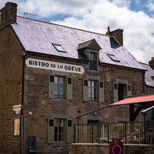 Devanture de l'etablissement bistro de la greve a saint-suliac