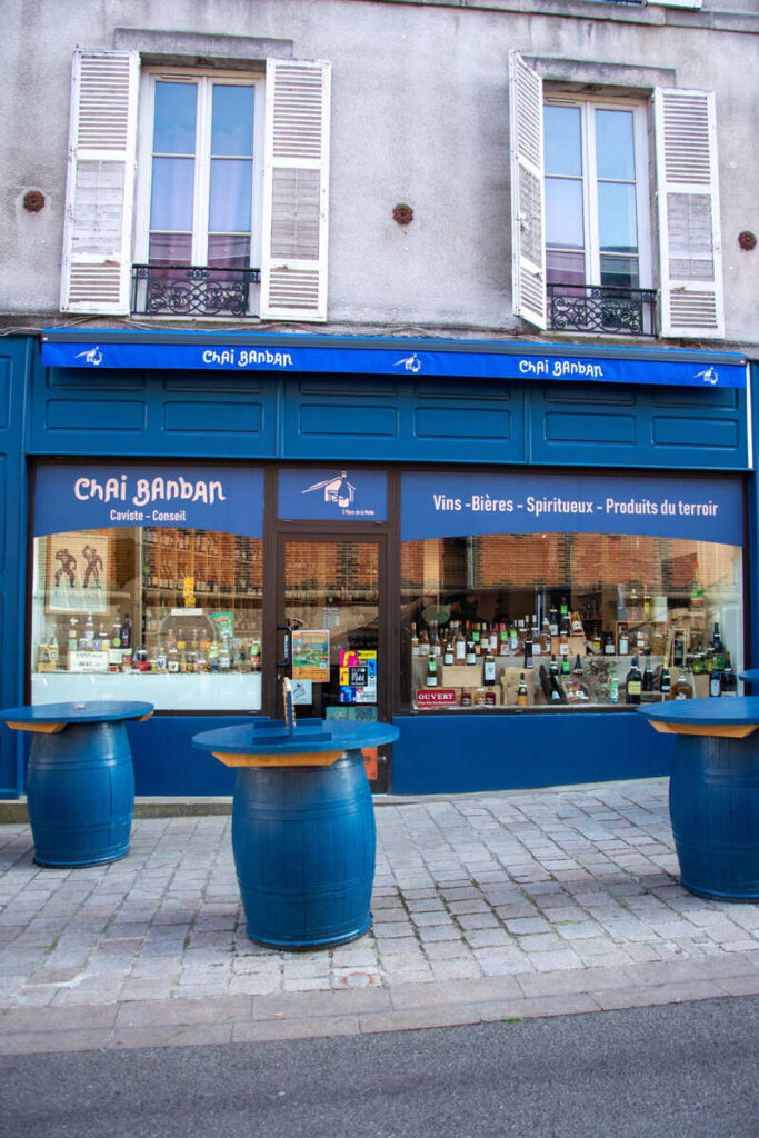 La devanture de la cave à vin Chai Banban en face des halles centralles de Limoges