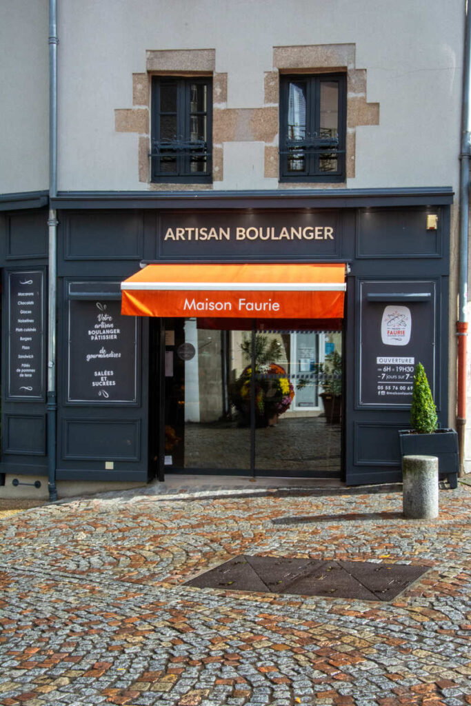 La devanture de la Maison Faurie à Bessines Sur Gartempe à 30 minutes de Limoges