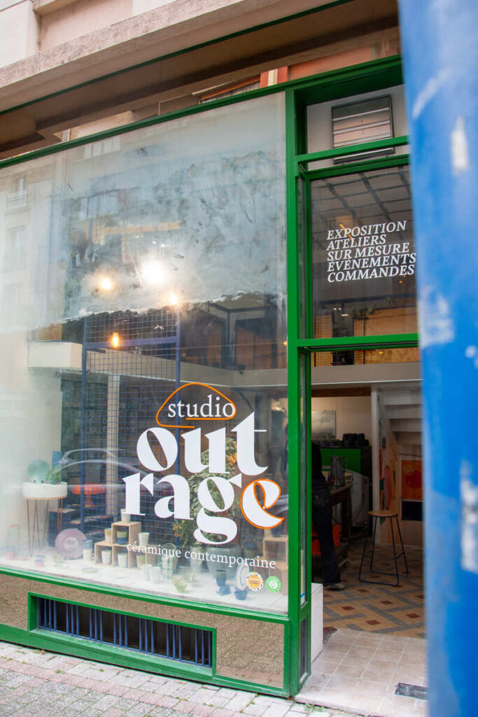 La devanture colorée du studio Outrage à Limoges