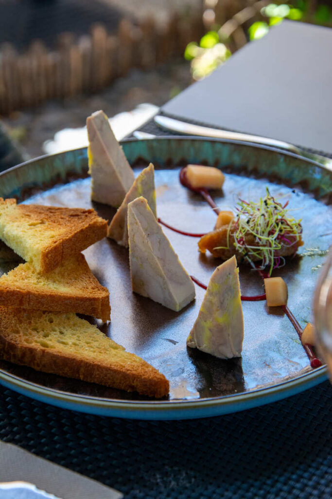Une entrée autour du foie gras au restaurant Le Clos des Cèdres à 15 minutes de Limoges