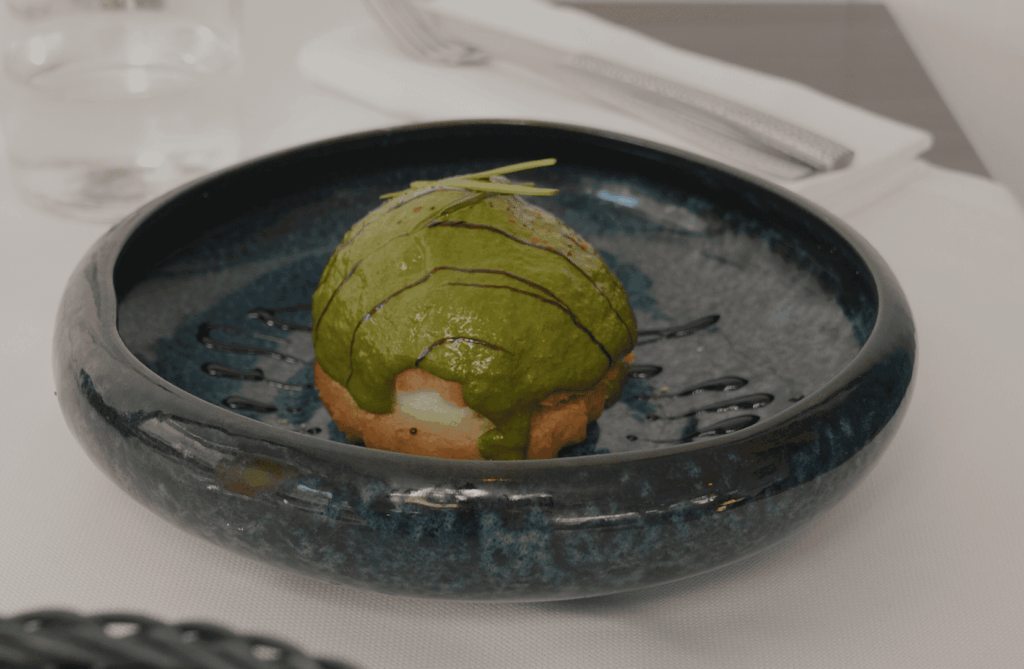 Entrée à la carte du restaurant L'Ostra, à Andernos-les-Bains.