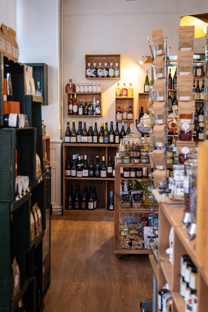 L'intérieur de l'Epicerie Racynes à Angers