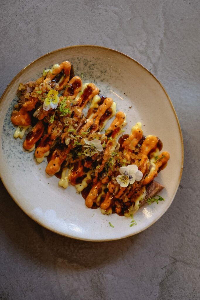 Assiette tataki de thon a partager chez Equinox à Besançon
