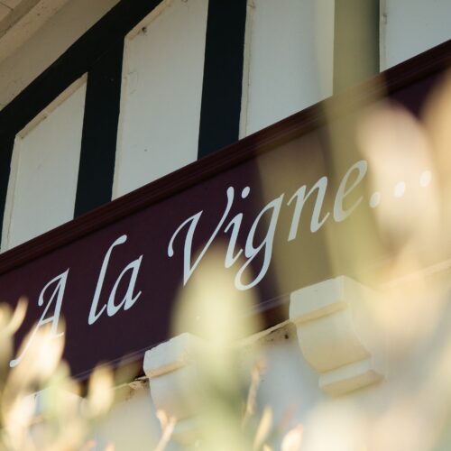 Facade du restaurant À la Vigne, au Cap-Ferret.