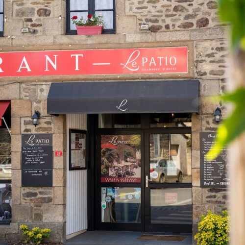 Devanture du restaurant Le Patio à Évran.