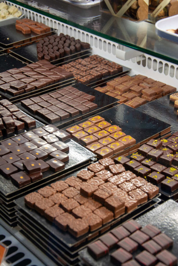 Les chocolats faits maison de La chocolaterie La Chouette Gourmande à Saint-Yrieix La Perche