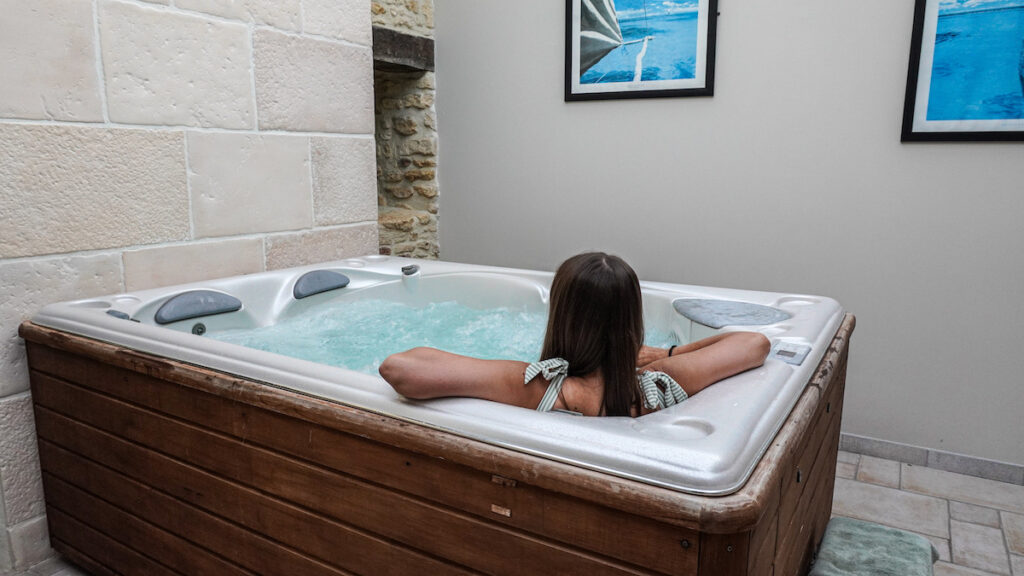 Le jacuzzi de la Ferme de L'oudon à Saint-Pierre en Auge