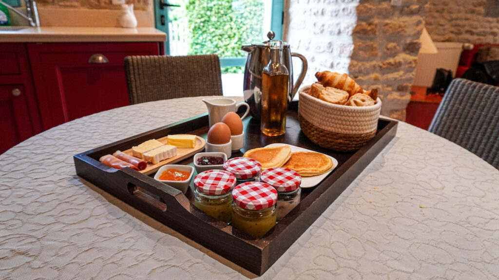 Le petit-déjeuner de la Ferme de L'oudon à Saint-Pierre en Auge