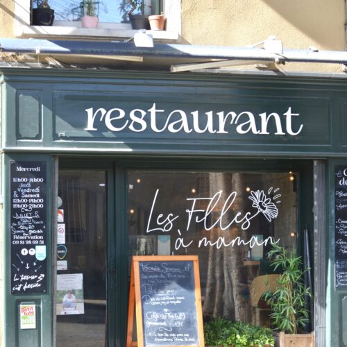 La devanture du restaurant Les Filles à Maman à Pernes-les-Fontaines