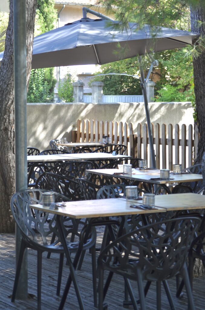 La terrasse du restaurant Flaveurs à Avignon