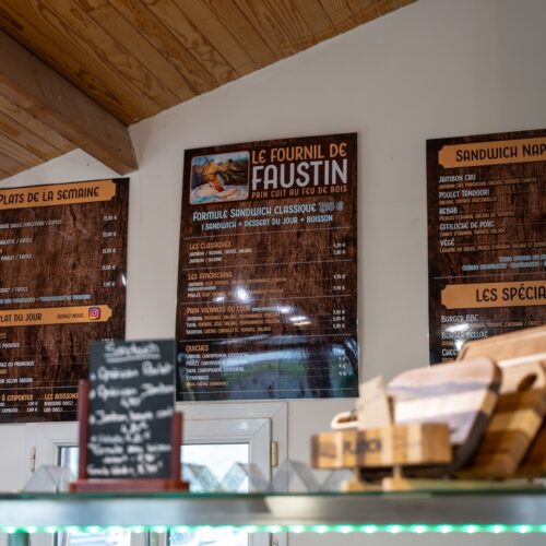 L'accueil de la boulangerie Le Fournil de Faustin, à Saint-Lunaire