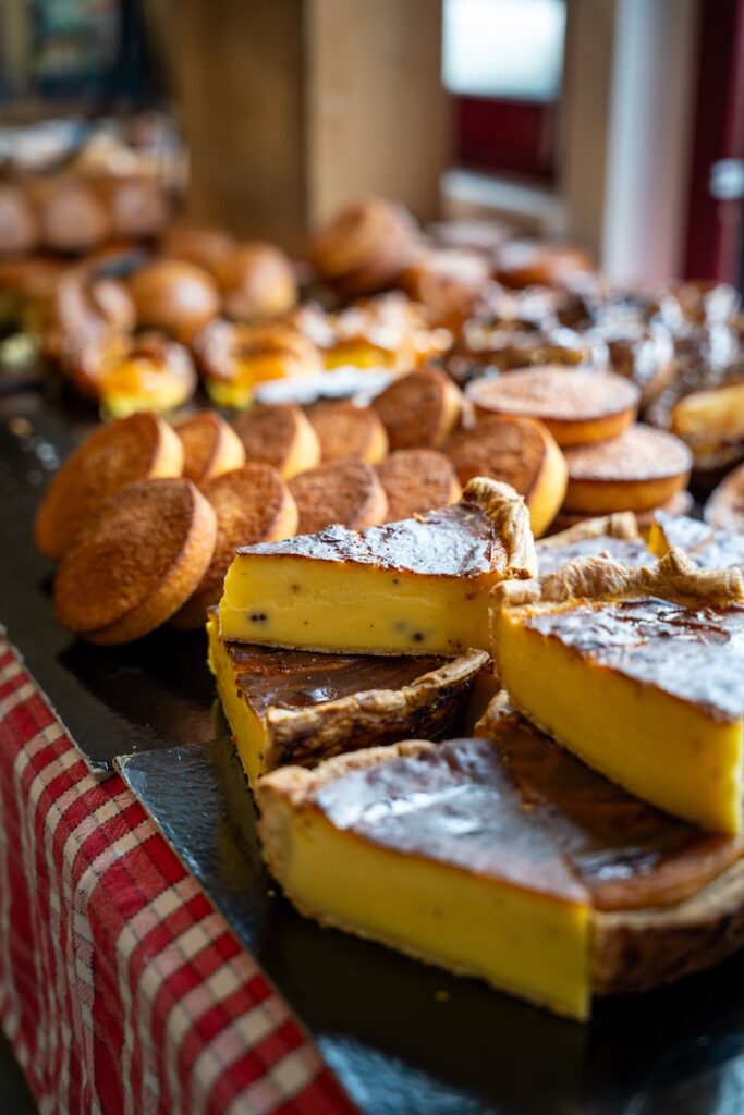 Des pâtisseries préparées au Fournil de Faustin, à Saint-Lunaire