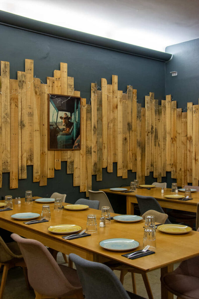 La décoration boisée du restaurant La Petite Meule à Limoges