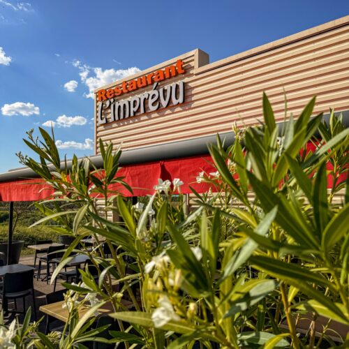 Facade de l'Imprevu à Mirebeau-sur-Beze