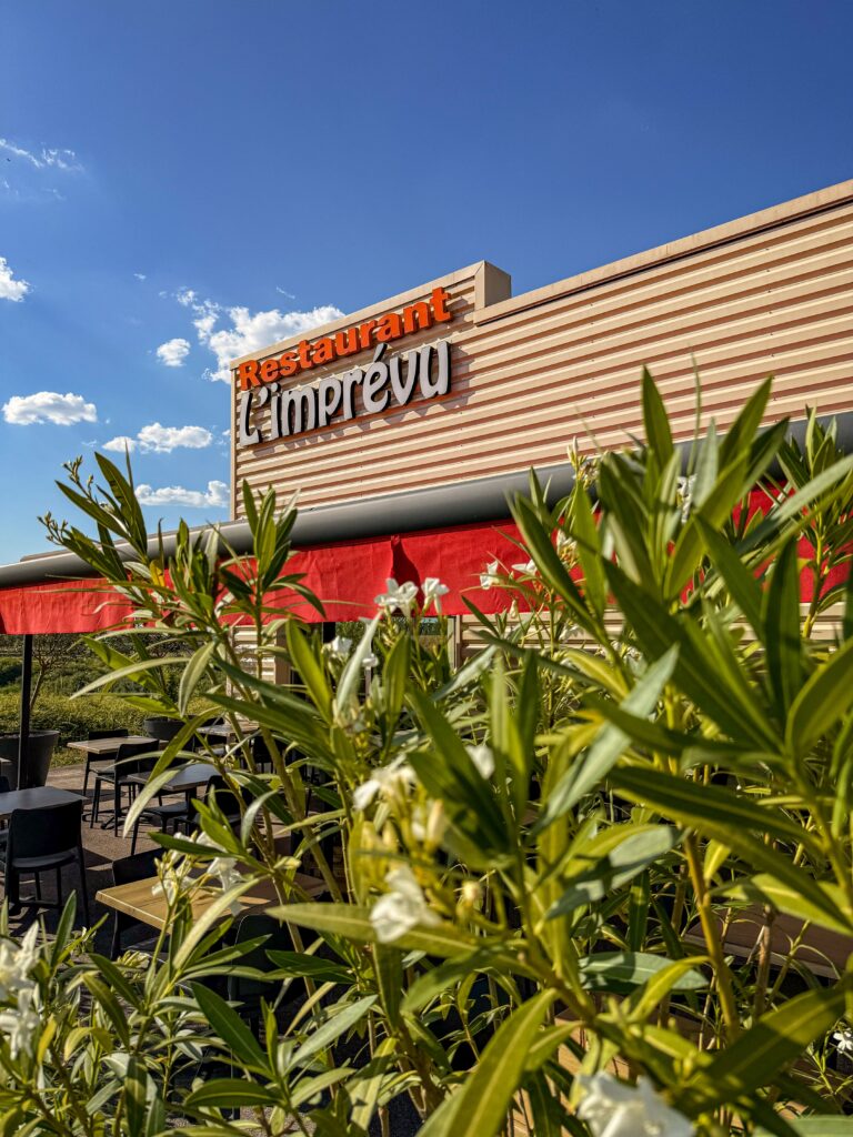 Facade de l'Imprevu à Mirebeau-sur-Beze