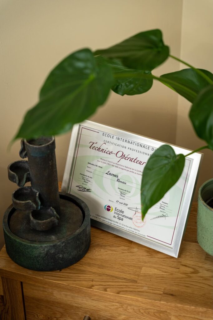 Le diplôme de praticien de Romain, à l'Institut Lacroix à Saint-Malo