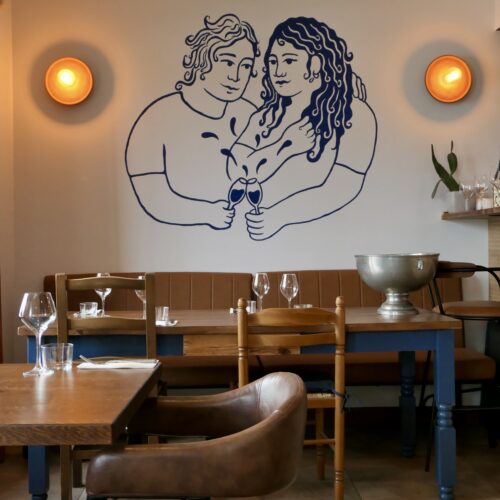 Intérieur du restaurant et auberge moderne Haliotis, à la Teste-de-Buch.