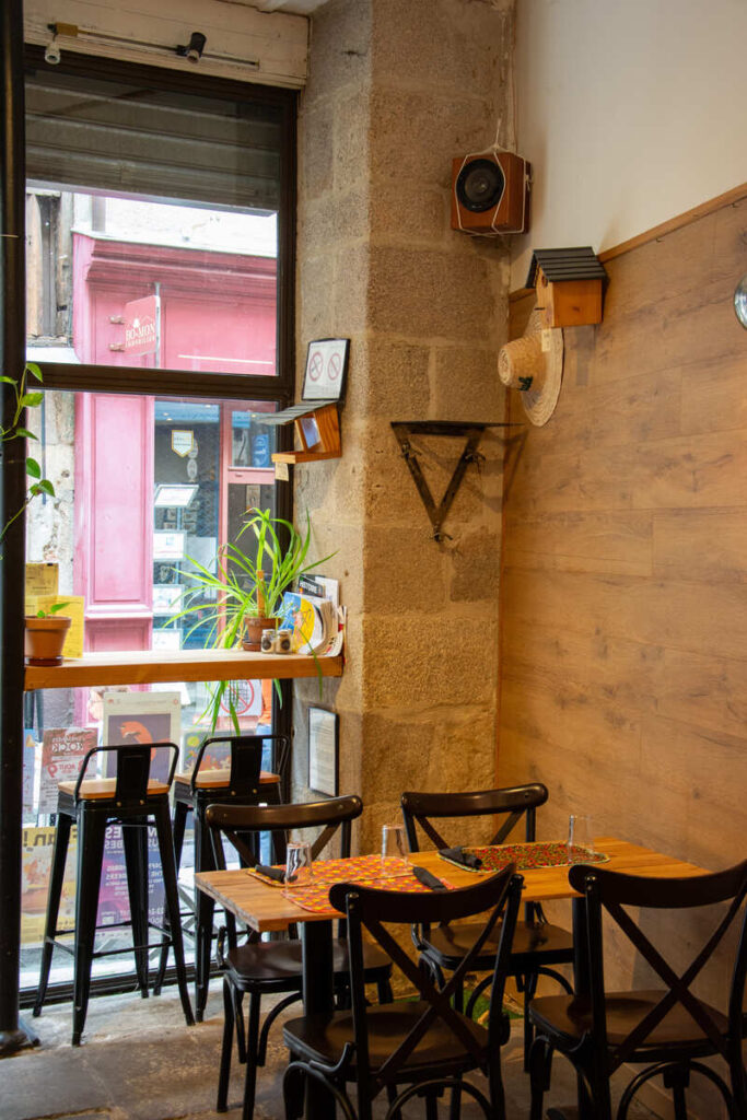 L'intérieur du restaurant La Locale, rue de La Boucherie dans le centre ville de Limoges