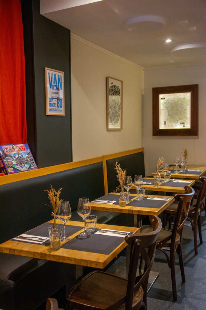 L'intérieur du restaurant La Place à Limoges