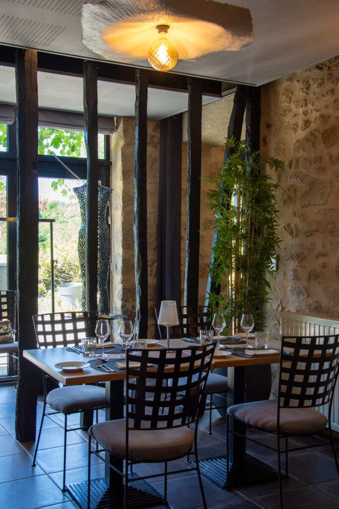 La salle de restauration du restaurant Le Clos des Cèdres à 15 minutes de Limoges