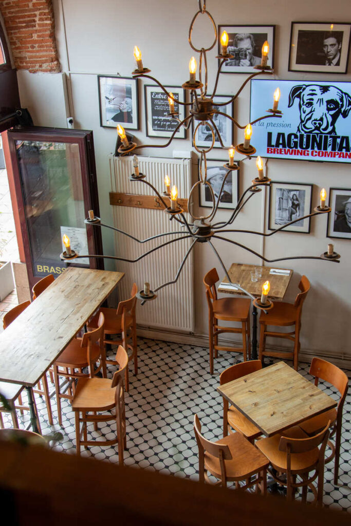 l'intérieur lumineux du restaurant Le Paris à Limoges