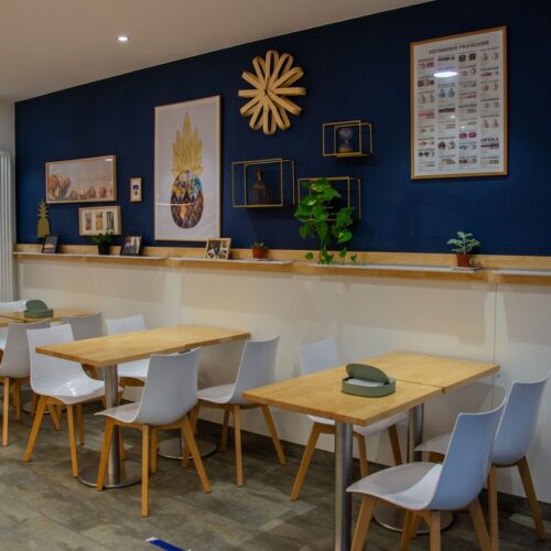 La décoration du salon de thé de la boulangerie Renard à Saint-Yrieix-La-Perche