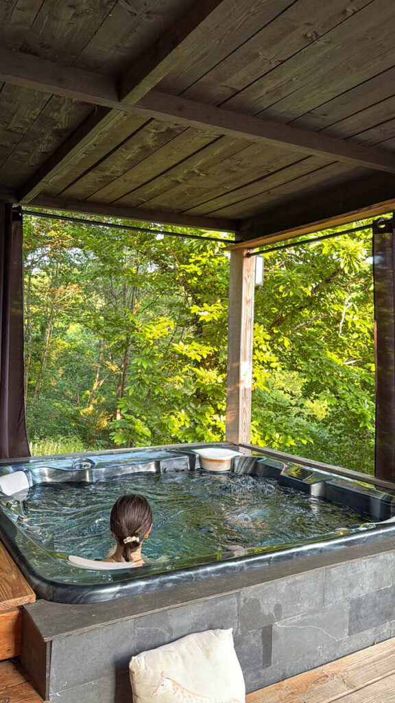 Le spa de la cabane perchée PureS'capade à 20 minutes de Limoges