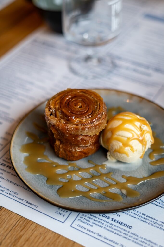 Dessert gourmand Kouign à Krêp’zh à La Marie Cécile Crêperie à Saint-Malo.