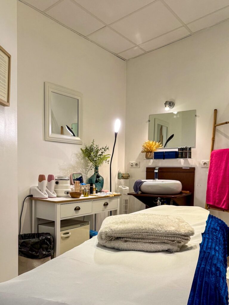 Cabine pour les poses d'extension de cils