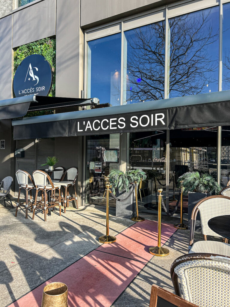 L'exterieur de L'accès Soir à Caen