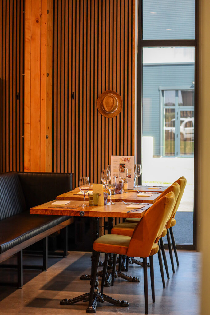 Les tables de La Table de John à Saint-André sur orne