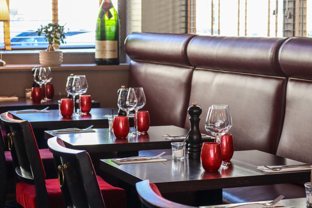 L'intérieur de La Véranda à Caen