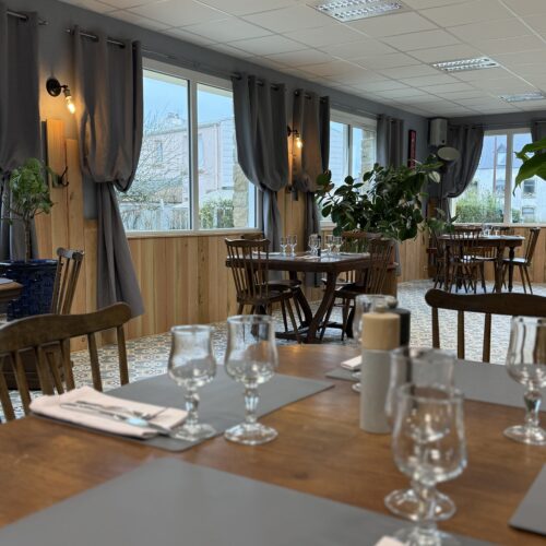 La salle du restaurant Le Bout du Monde à Lanvéoc