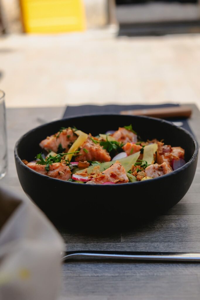 Plat bol à la truite chez Le Petit Atelier à Besançon