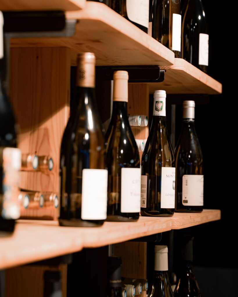 Des bouteilles de vin du restaurant Le Remorkeur à Brest